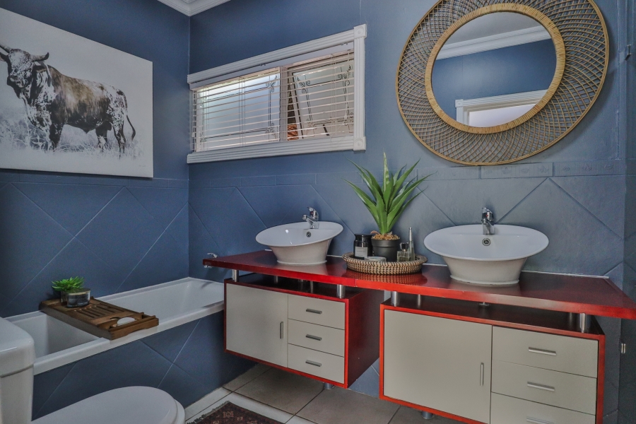 4 Bedroom Property for Sale in The Coves North West
